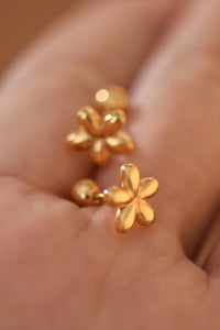 Gold Flower Posts