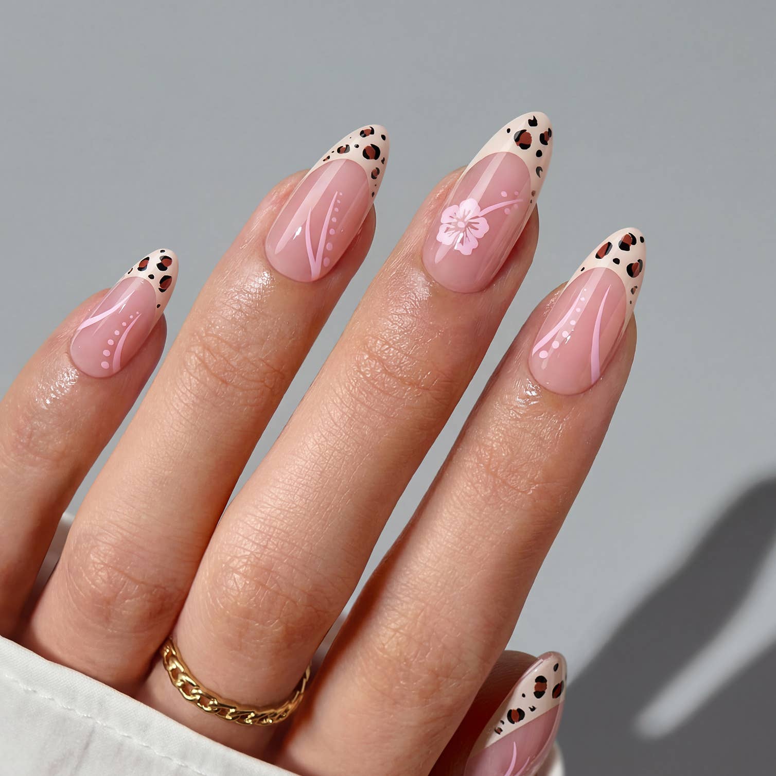 Yellow French Press On Nails - Short Square Nails Wholesale: Meadow Daisy