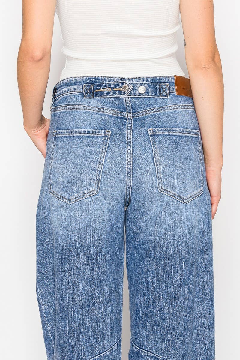ADJUSTABLE WAISTBAND RELAXED BARREL FIT JEANS