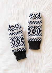 Diamond Pattern Mittens