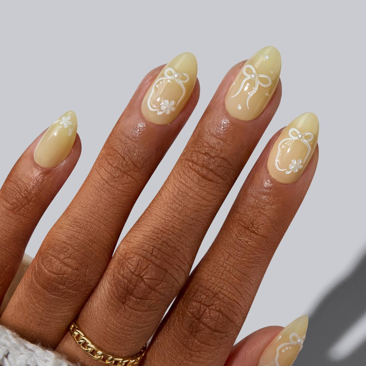 Yellow French Press On Nails - Short Square Nails Wholesale: Meadow Daisy