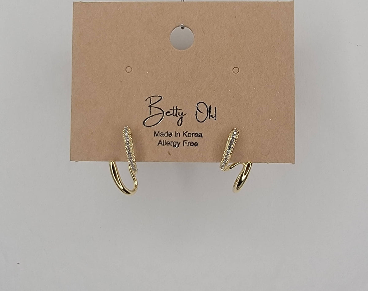 Gold Elegant Design Post Earrings
