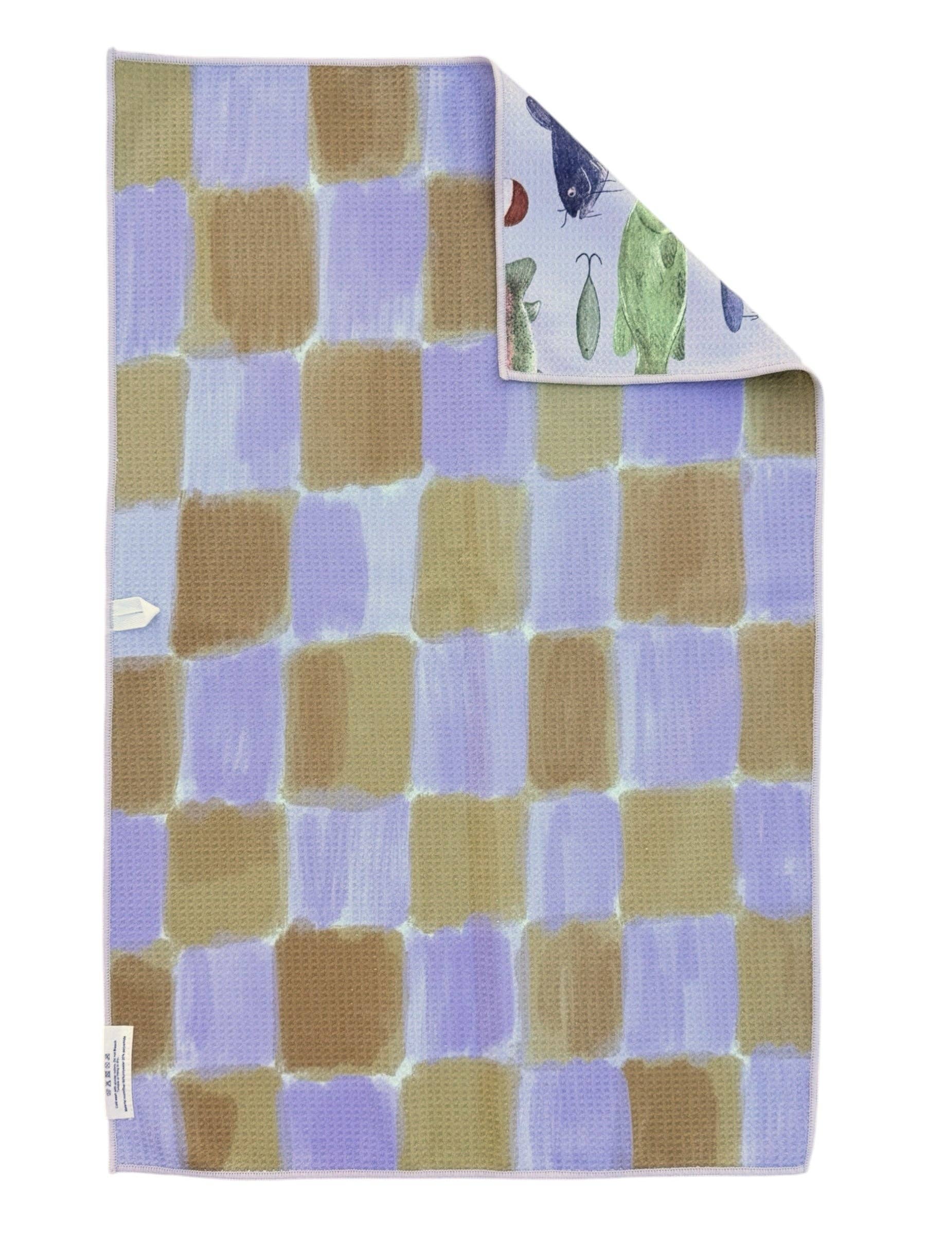 Reel Fun: Reversible Hand Towel: Blue/Green / 19x29in
