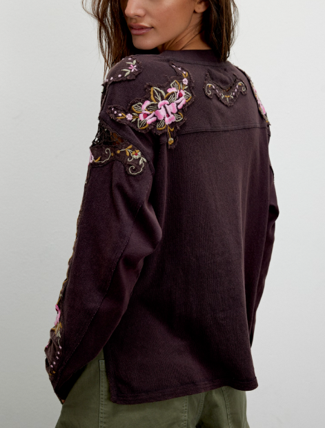 Lilith Tee
