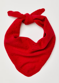 ESSENTIAL TRIANGLE SCARF