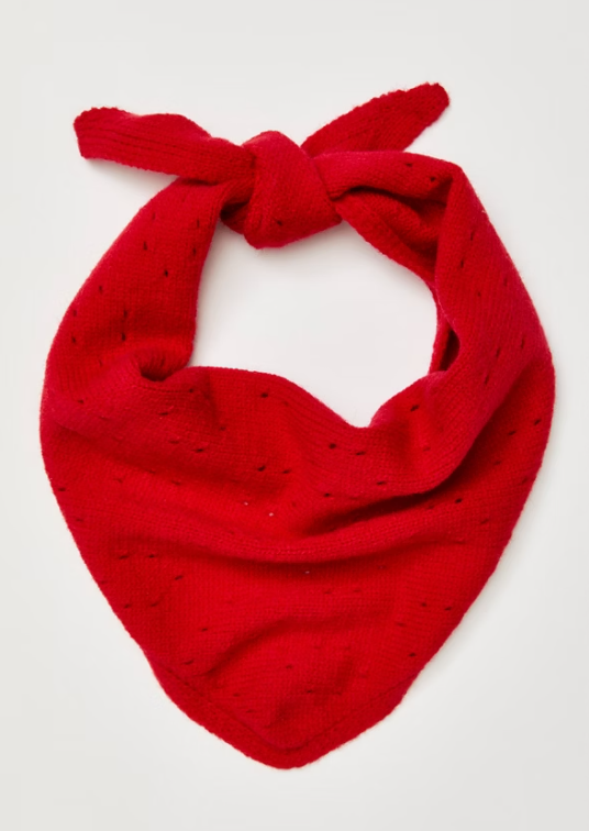 ESSENTIAL TRIANGLE SCARF