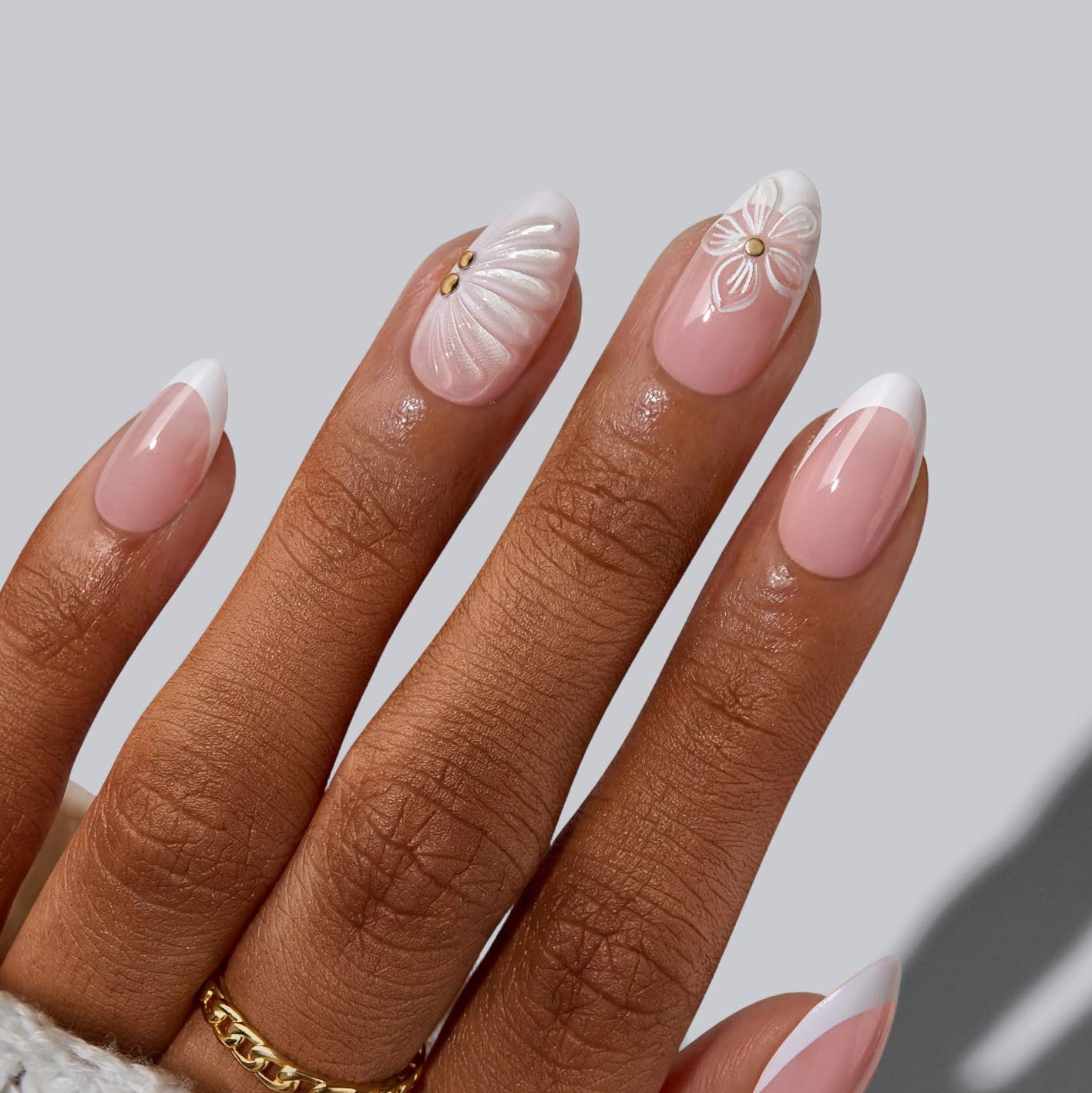 Yellow French Press On Nails - Short Square Nails Wholesale: Meadow Daisy