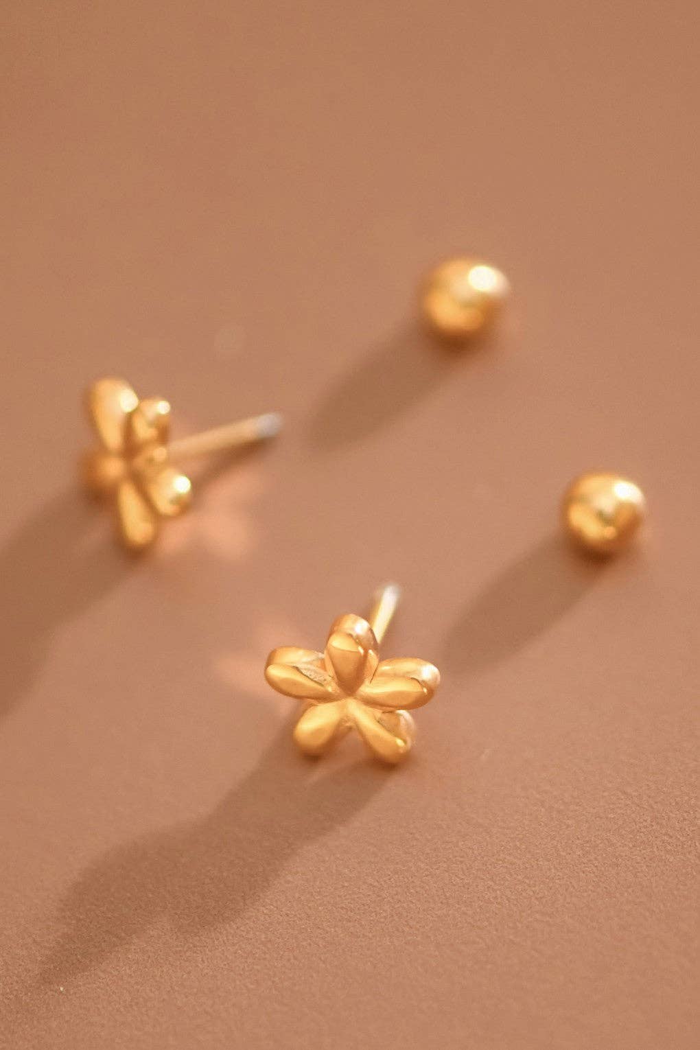 Gold Flower Posts