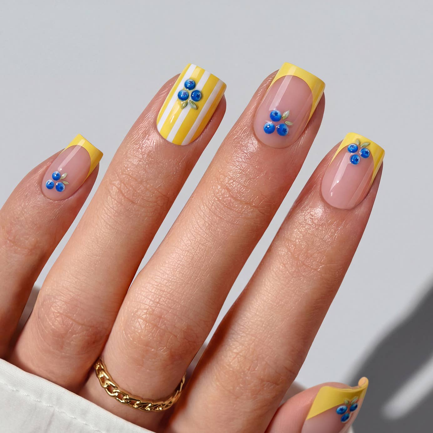 Yellow French Press On Nails - Short Square Nails Wholesale: Meadow Daisy
