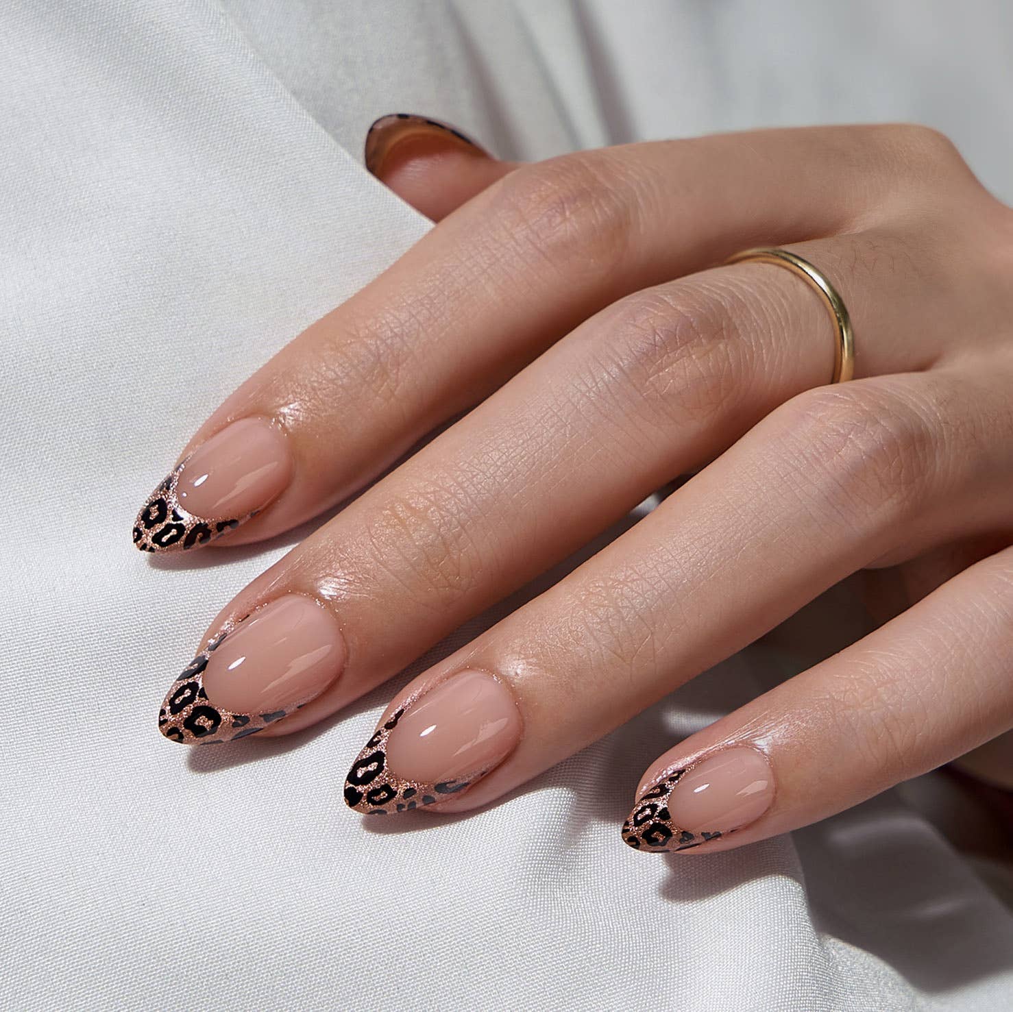Short Almond Coffee Nails - Brown French Tip Press On Nails: Wild Cheetah
