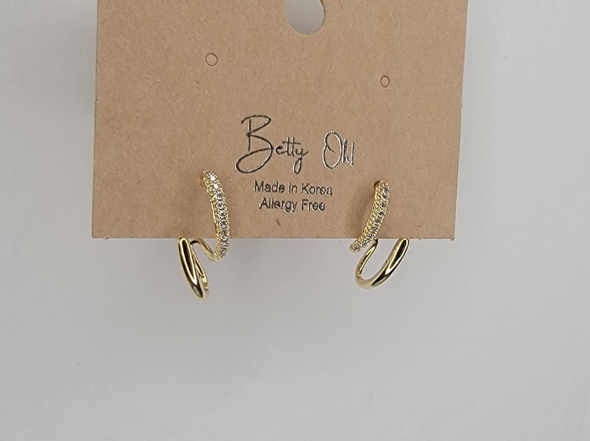 Gold Elegant Design Post Earrings