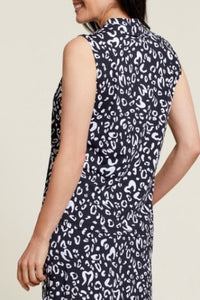 PERFORMANCE V-NECK MANDARIN COLLAR TOP