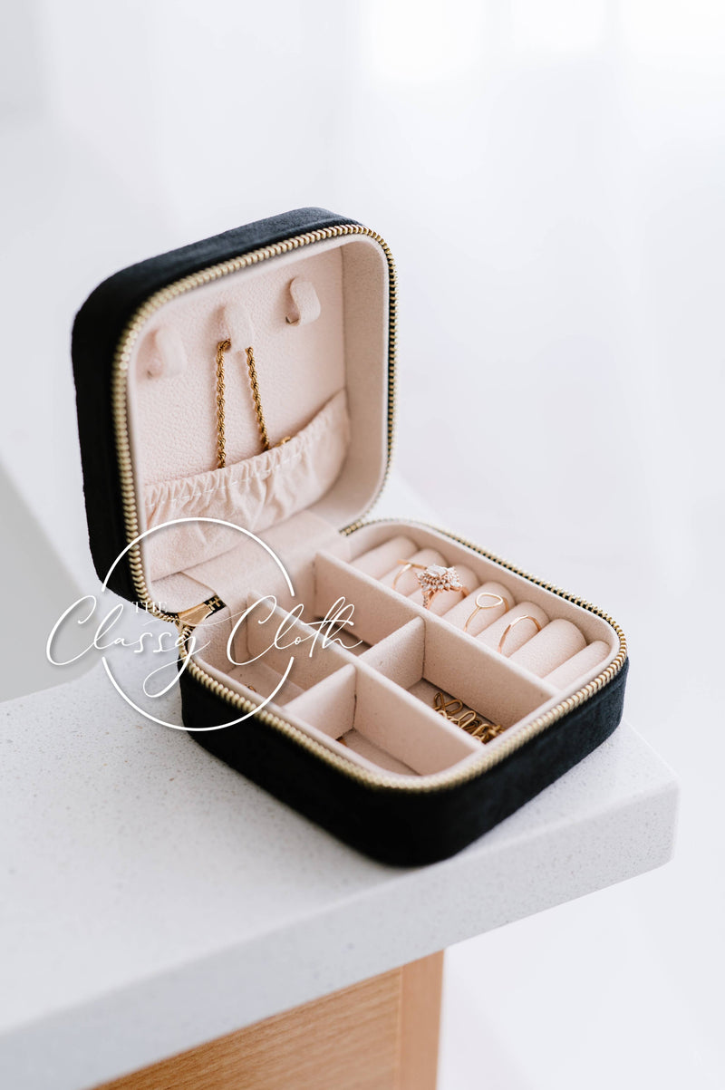 Mini Velvet Jewelry Case